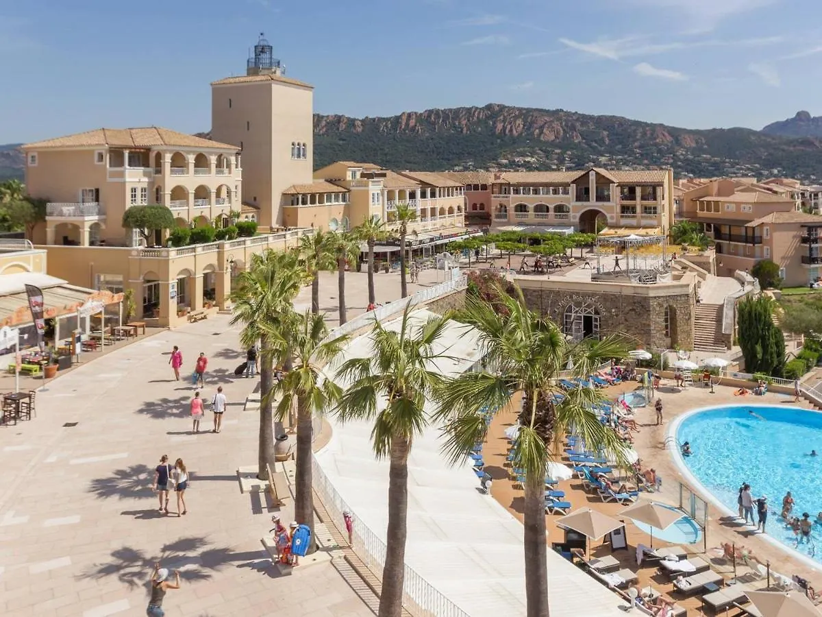 アパート 2 Pieces En Rez-De-Jardin Avec Vue Mer, Piscine Et Parking A Saint-Raphael - Fr-1-504-567